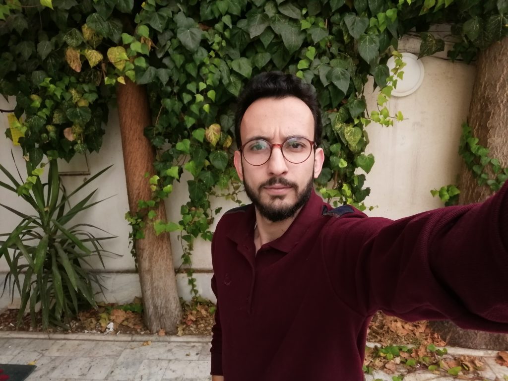 نمونه عکس سلفی در فضای باز Huawei Y9s
