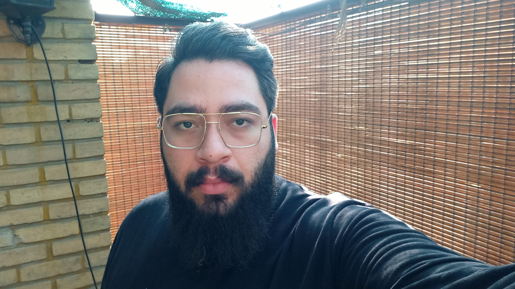 نمونه عکس سلفی فضای باز galaxy m32