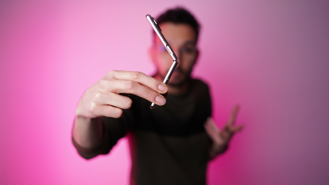 نقد و بررسی مشخصات گوشی P50 Pocket هواوی