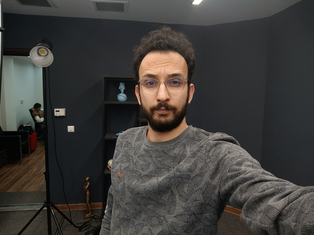 نمونه عکس سلفی دوربین گوشی Poco M4 Pro 5G 