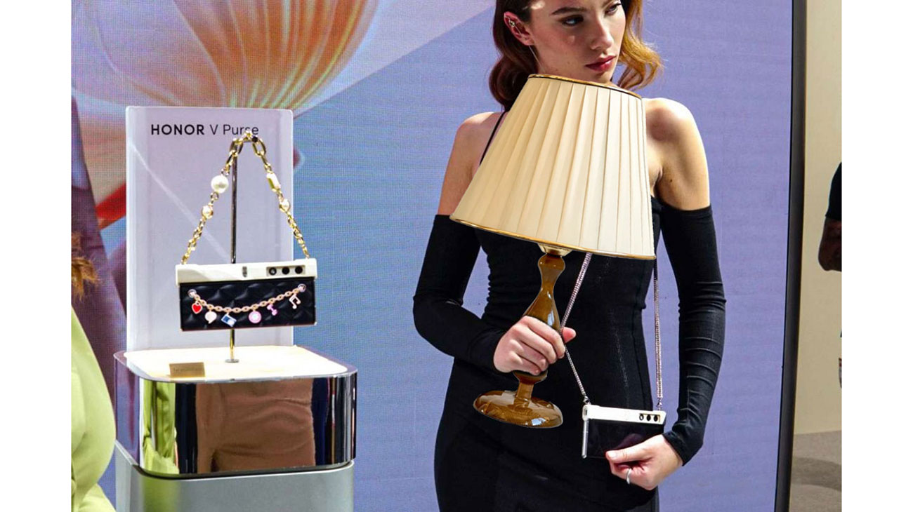 بررسی طراحی و ظاهر گوشی Honor V Purse