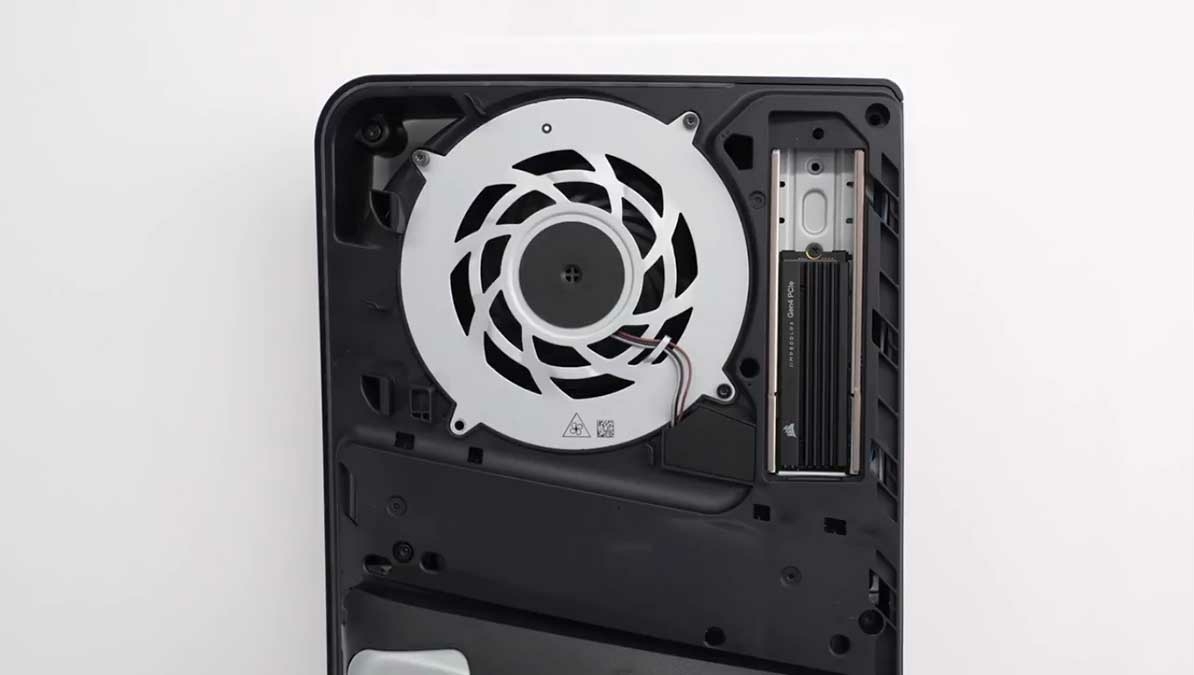 محل قرارگیری SSD پلی استیشن 5